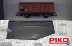 2achsiger Gedeckter Güterwagen, DR, Flachdach, braun