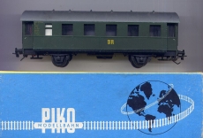 2achsiger Personenwagen Bi 33a, DR, grün