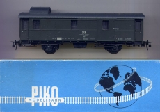 2achsiger Gepäckwagen Pwi 32, DR, grün