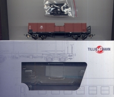 4achsiger Offener Schmalspur-Güterwagen, DR, braun, mit Bremsbühne; H0e