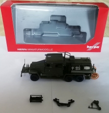 IFA G5 NVA-Feuerwehr, Doppelkabine, Vorbau-Pumpe, grün