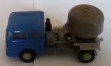 Skoda Zementsilo-LKW, blaues Fahrerhaus
